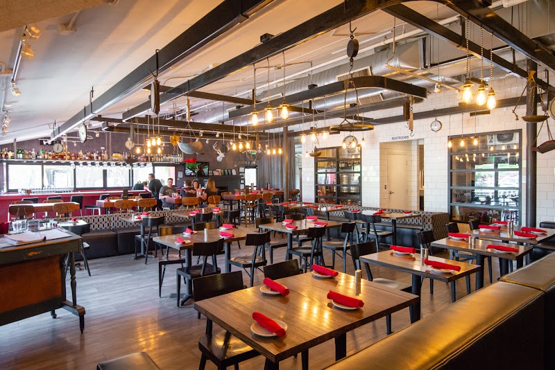 Chris Arpad (Venue: Vero Amore - Swan)